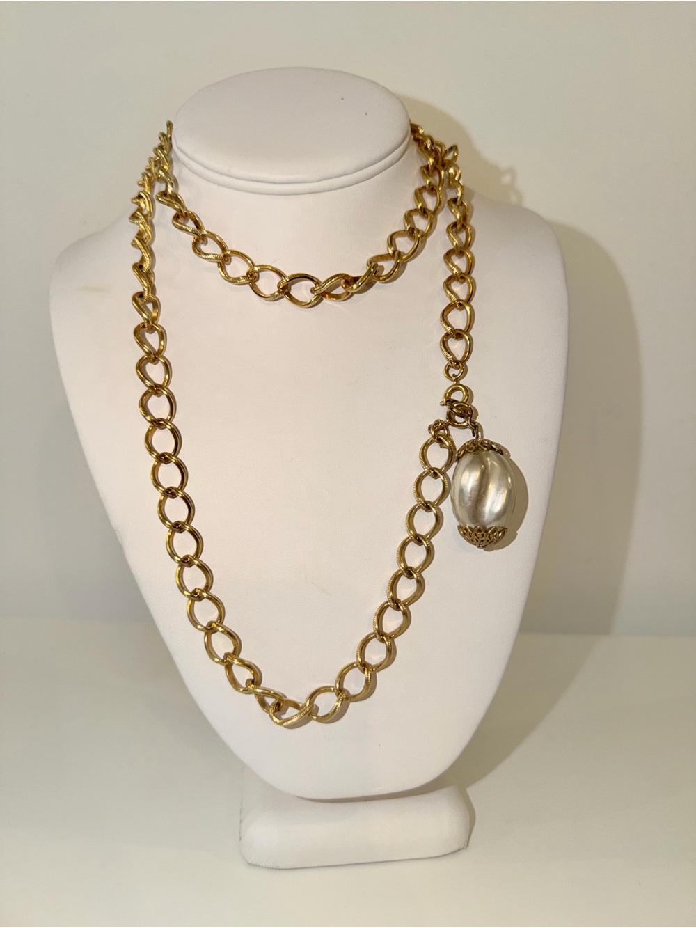 Vtg Signed Sarah Coy Gold-Tone Chunky Link Chain With Faux Pearl Pendant